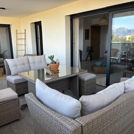 Charmant T3 Avec Piscine Appartement *
